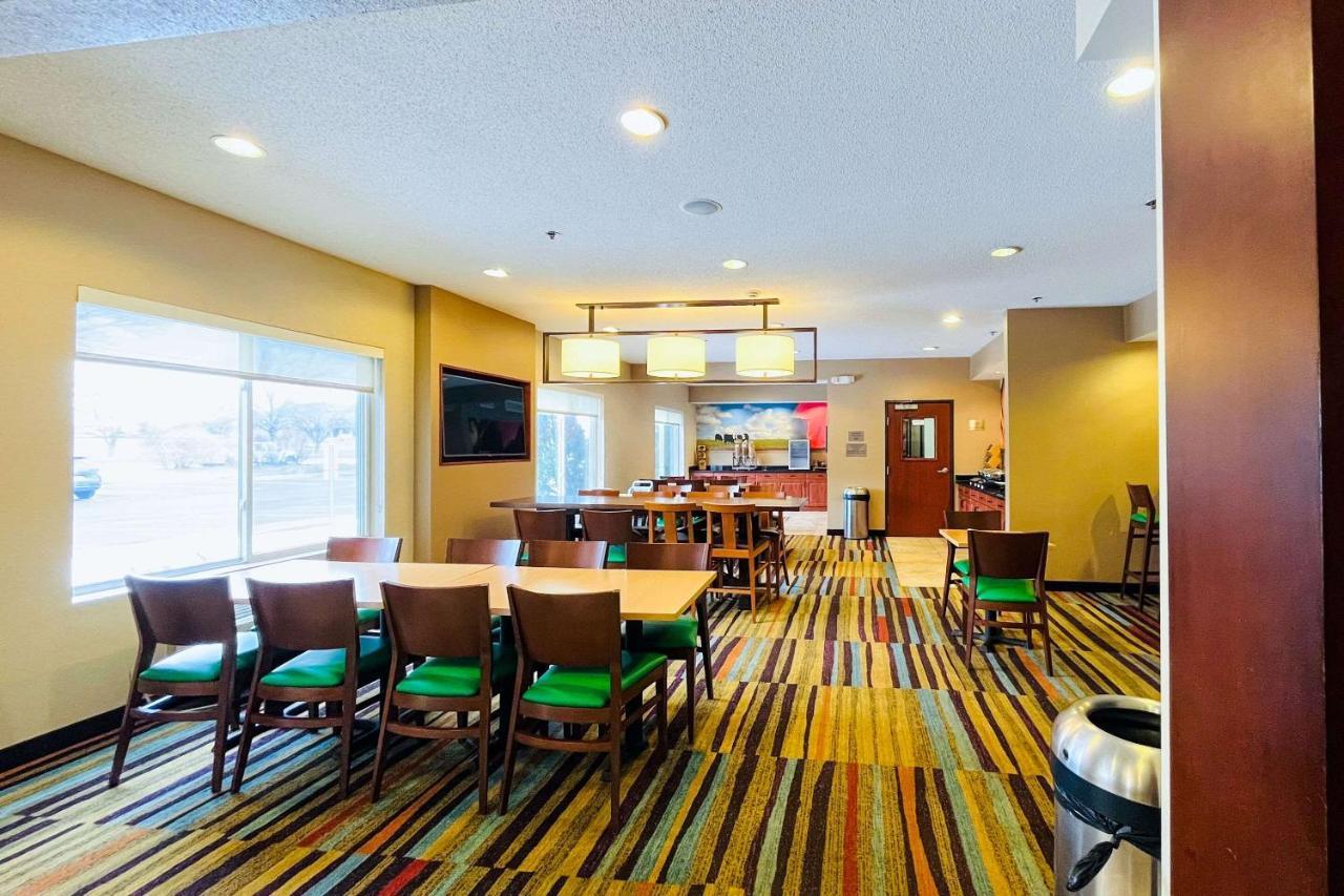 Comfort Inn & Suites Olathe - Kansas City Bagian luar foto